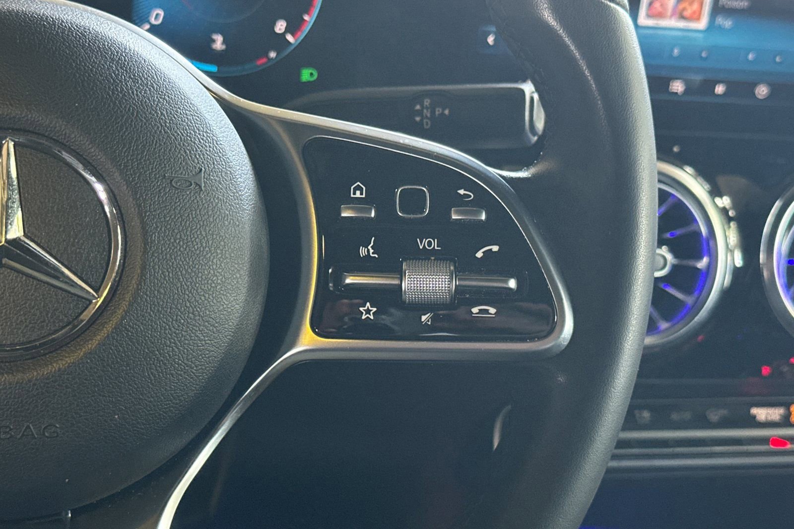 Certified 2023 Mercedes-Benz GLA 250 w/ Premium Package image 34