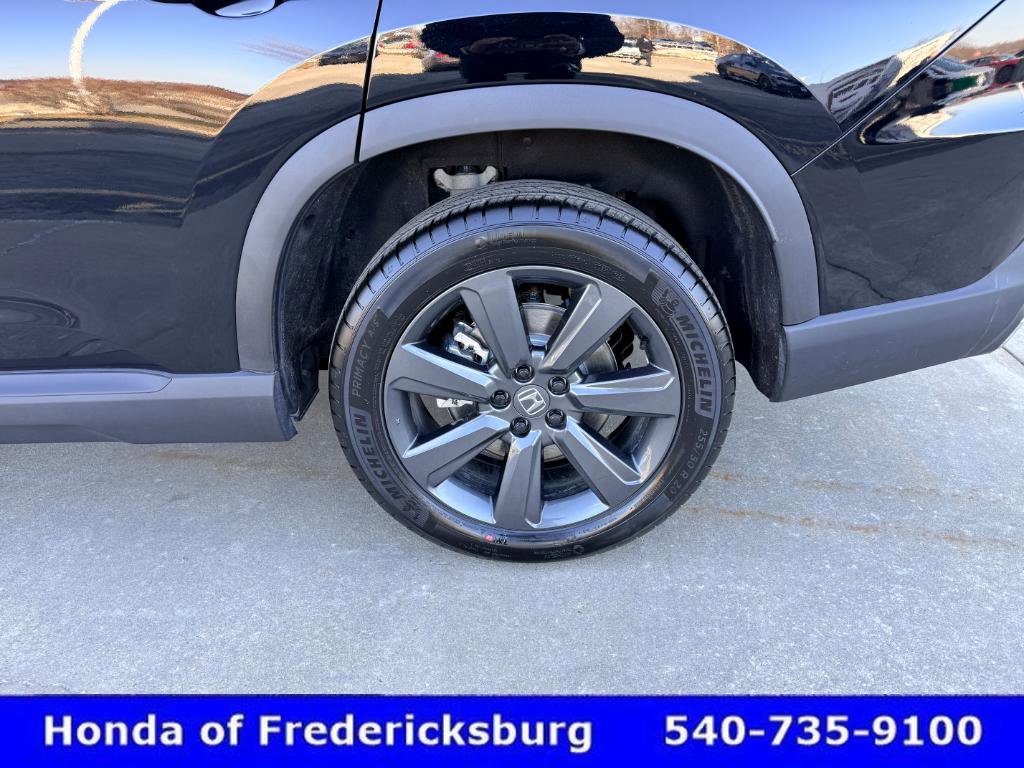 Certified 2025 Honda Pilot Sport image 11