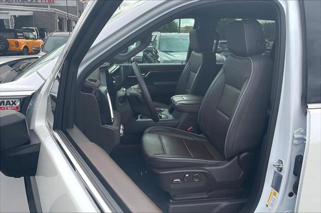 Used 2024 GMC Sierra 3500 Denali w/ Technology Package image 19
