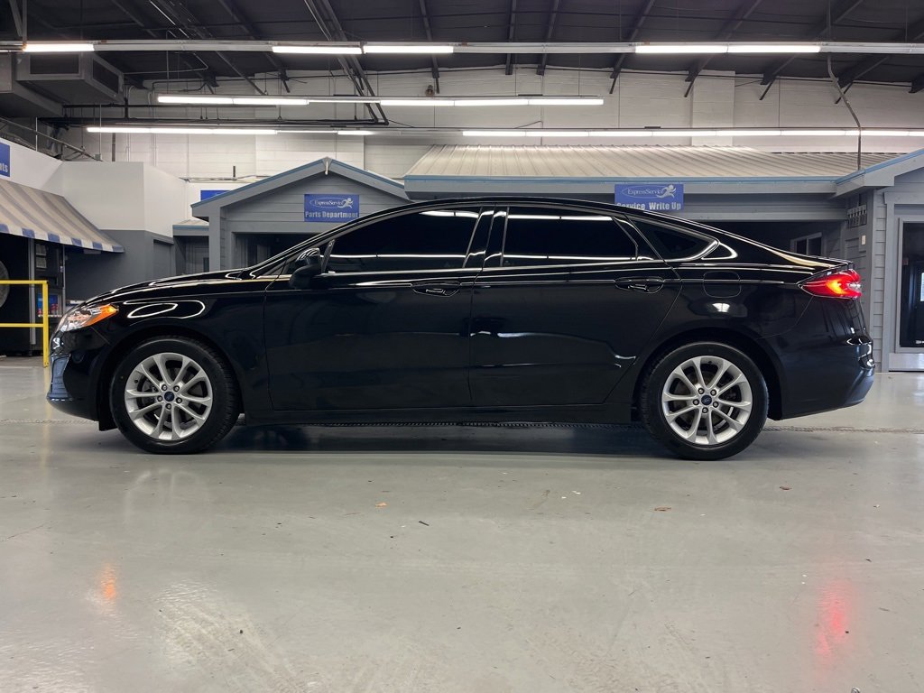 Used 2020 Ford Fusion SE image 4