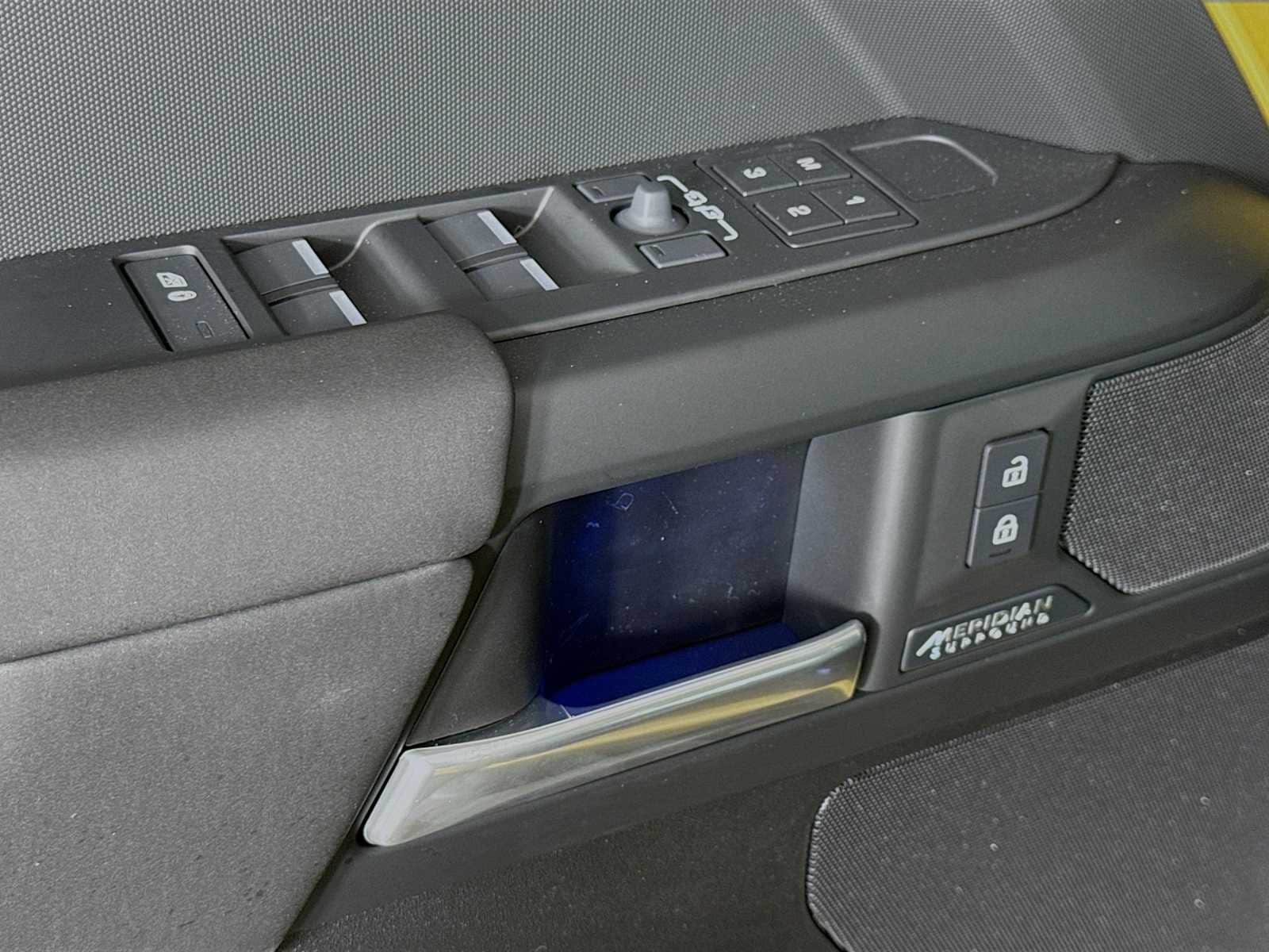 New 2026 Land Rover Defender 110 AWD/4WD image 19