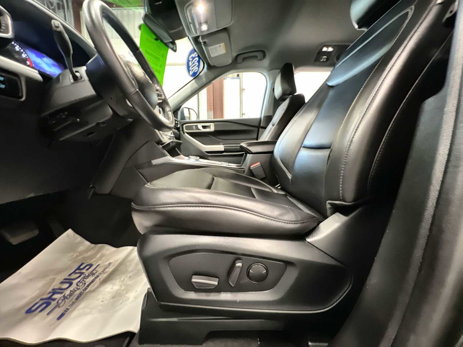 Used 2023 Ford Explorer XLT w/ Equipment Group 202A image 14