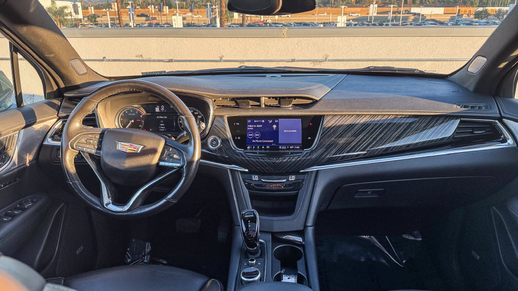 Used 2024 Cadillac XT6 Premium Luxury FWD image 14