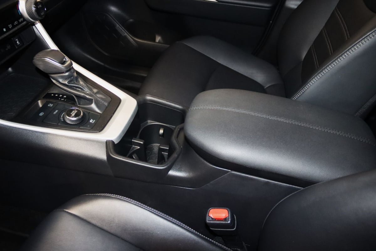 Used 2022 Toyota RAV4 XLE Premium AWD/4WD image 34