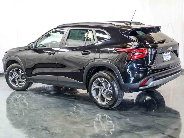 Certified 2026 Chevrolet Trax LT FWD image 9