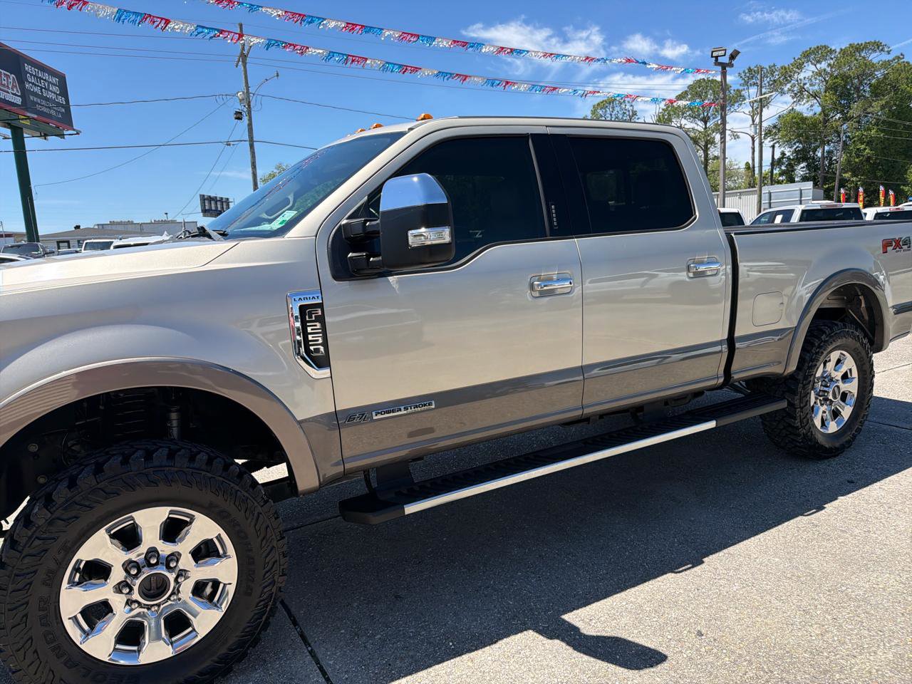 Used 2018 Ford F250 Lariat w/ Chrome Package image 4