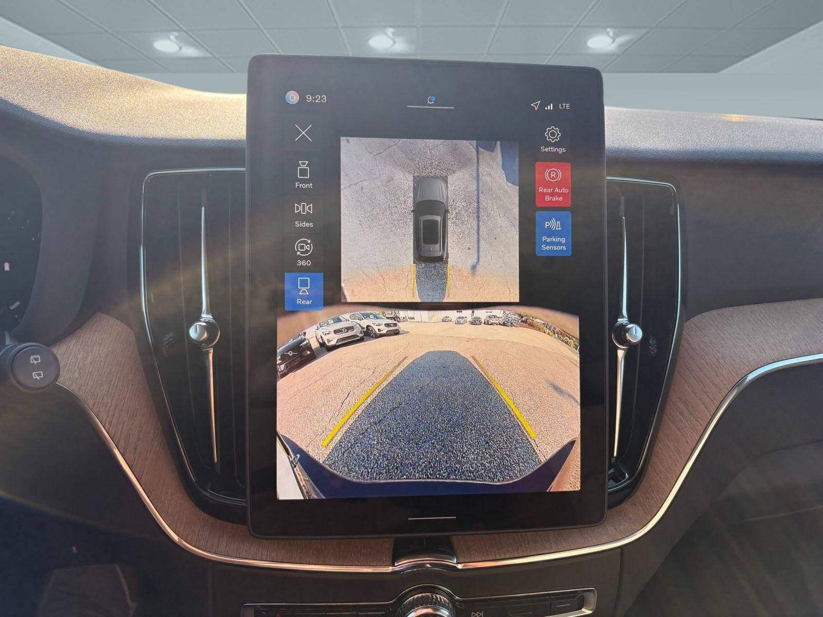 New 2026 Volvo XC60 B5 Plus w/ Climate Package image 32