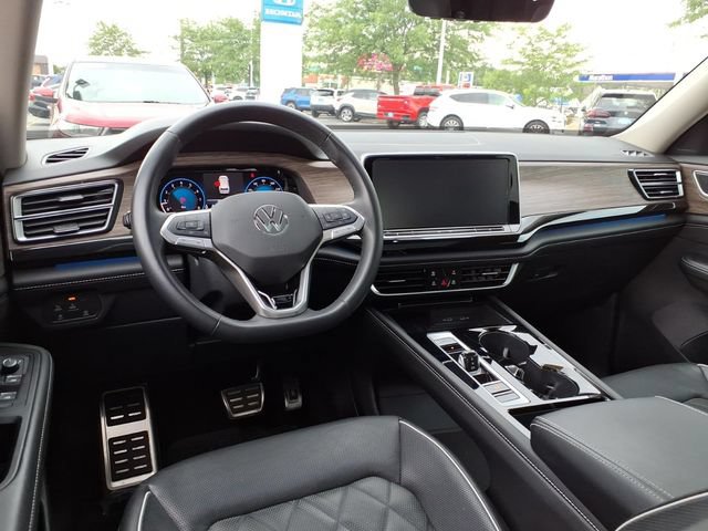 Used 2025 Volkswagen Atlas SEL Premium R-Line AWD/4WD image 6
