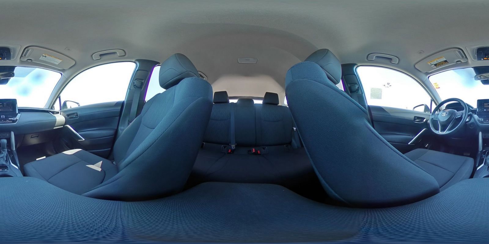Used 2025 Toyota Corolla Cross LE FWD image 42