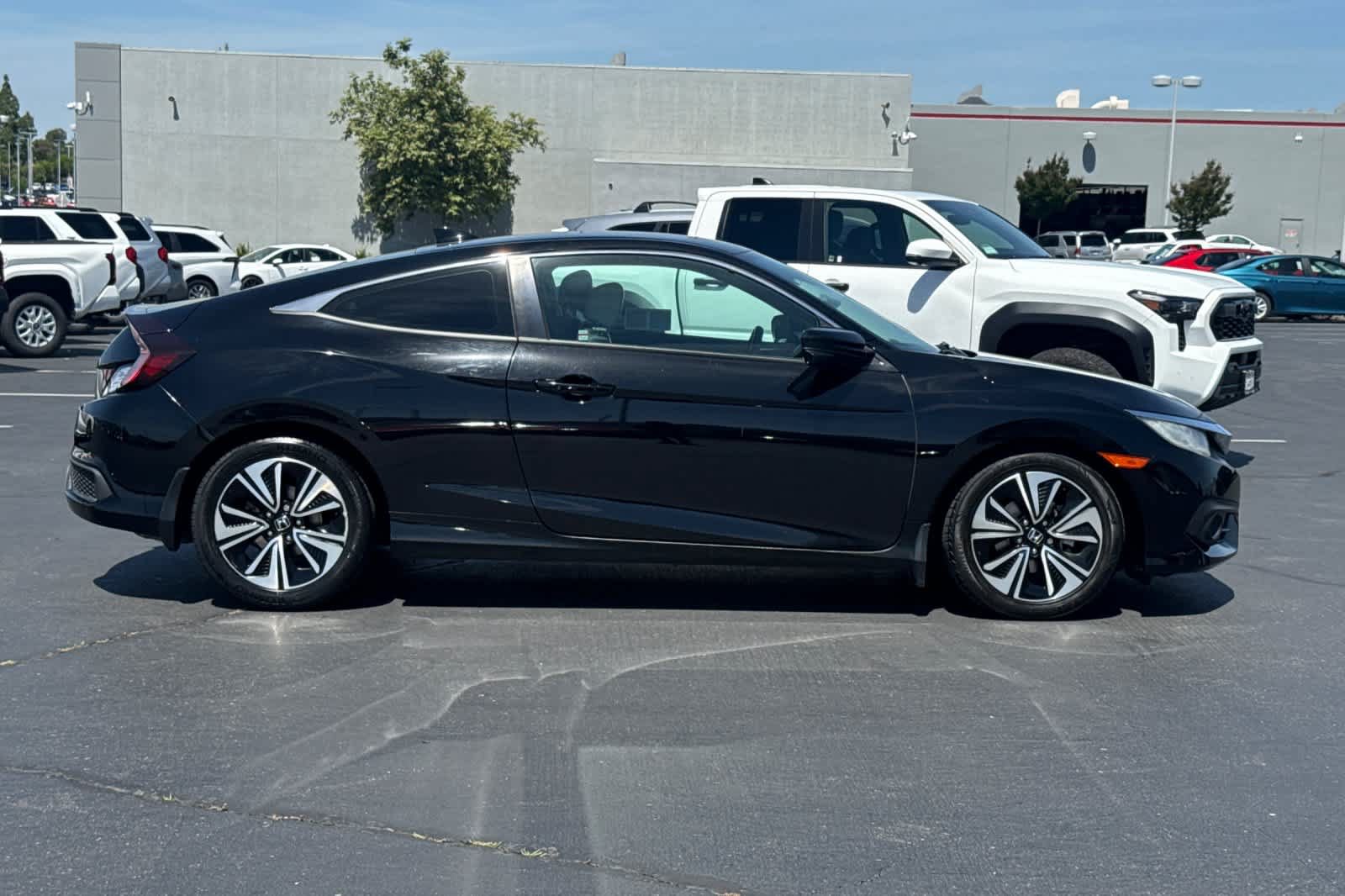 Used 2018 Honda Civic EX-L image 6