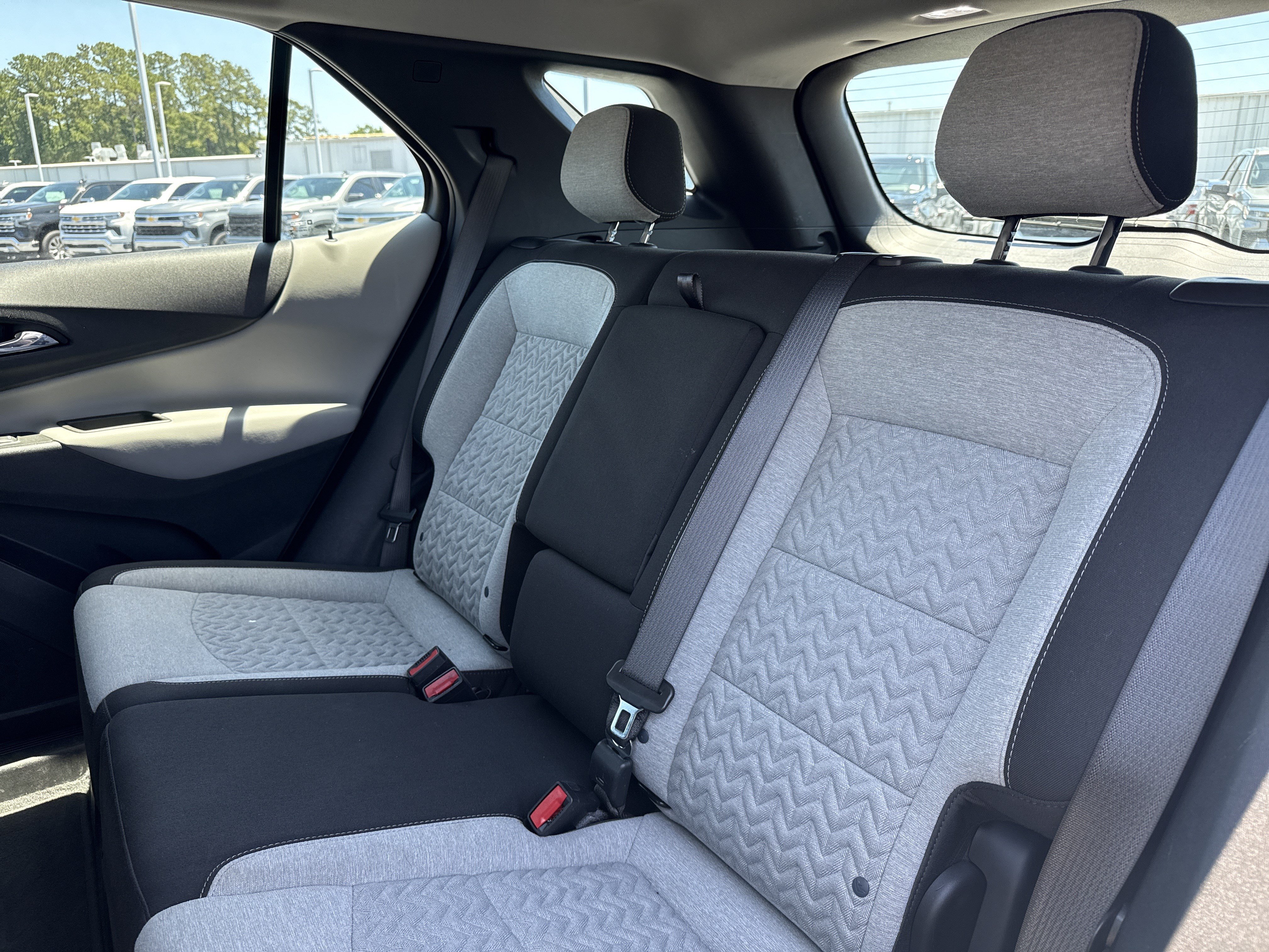 Used 2023 Chevrolet Equinox LS w/ Midnight Edition FWD image 29
