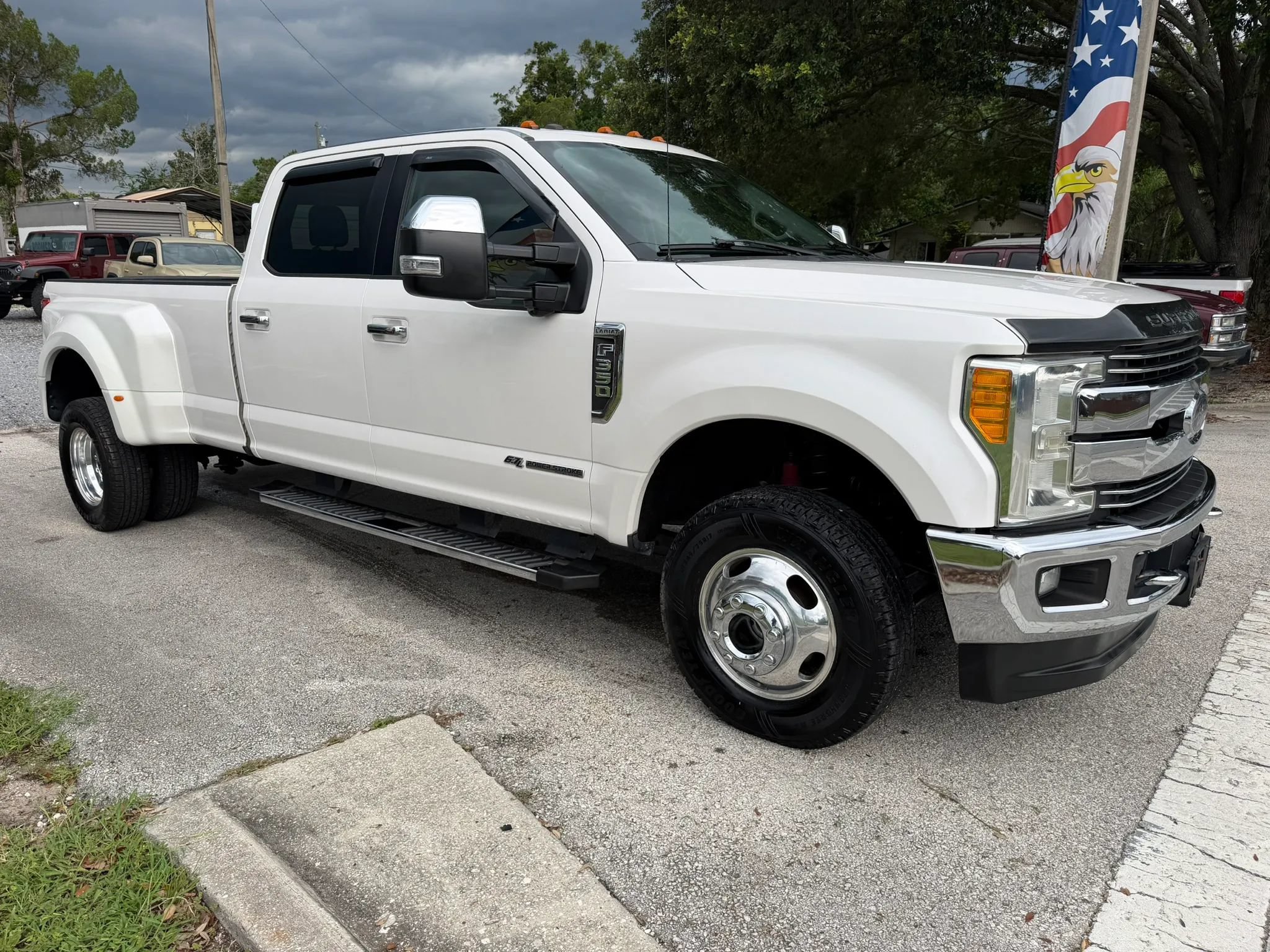 Used 2017 Ford F350 Lariat w/ Tow Technology Bundle AWD/4WD image 3