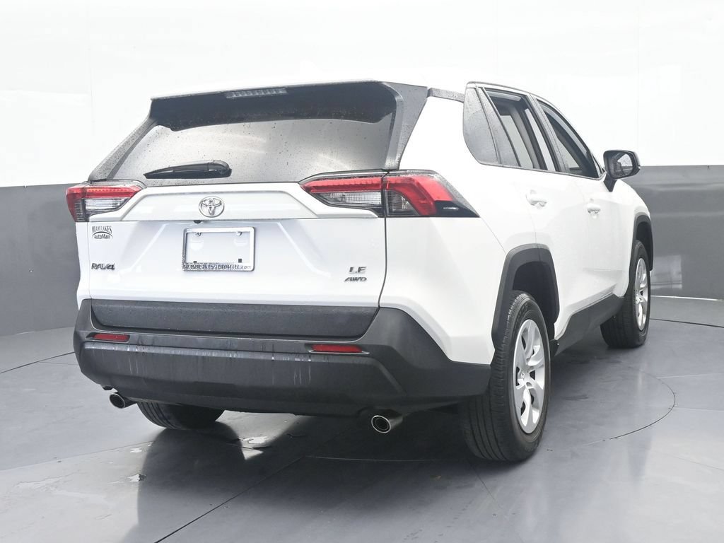 Used 2025 Toyota RAV4 LE AWD/4WD image 5