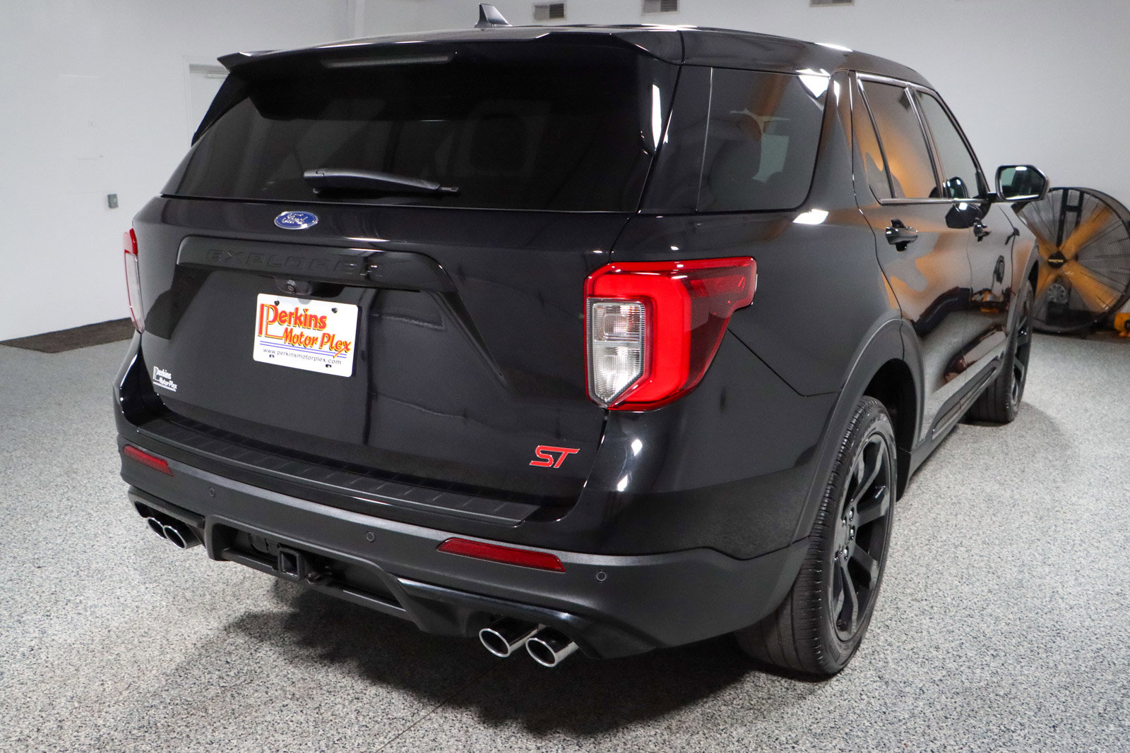 Used 2022 Ford Explorer ST w/ ST Street Pack image 7