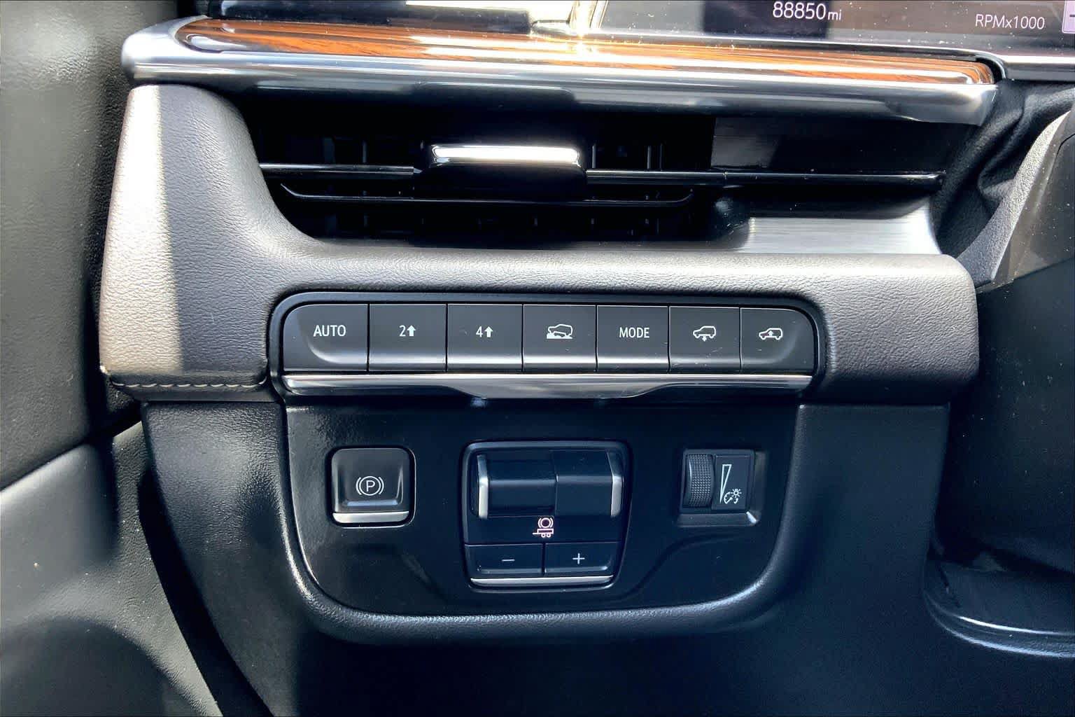Used 2022 Cadillac Escalade Premium Luxury w/ Performance Package AWD/4WD image 34