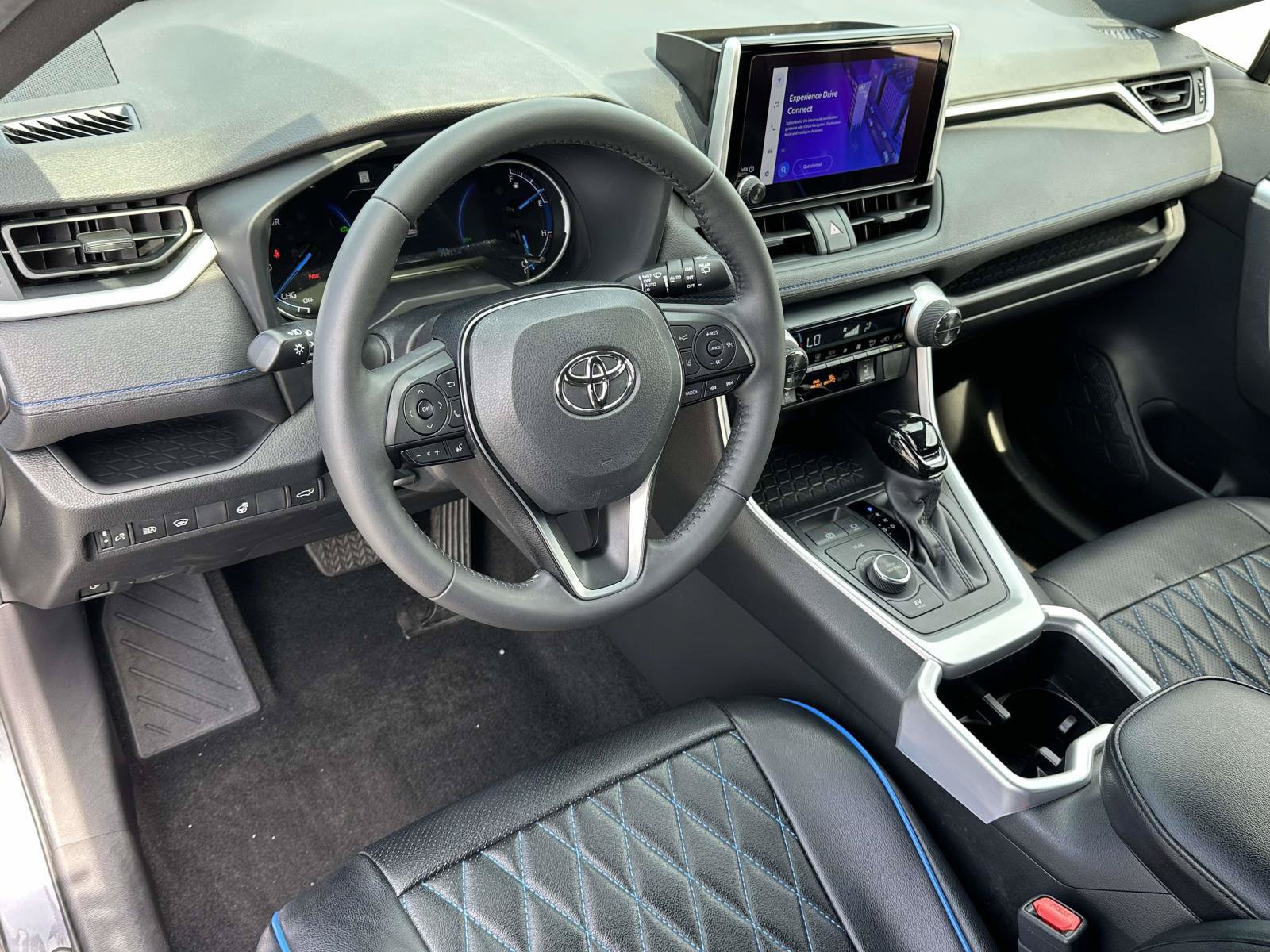 Used 2023 Toyota RAV4 SE w/ Convenience Package AWD/4WD image 9
