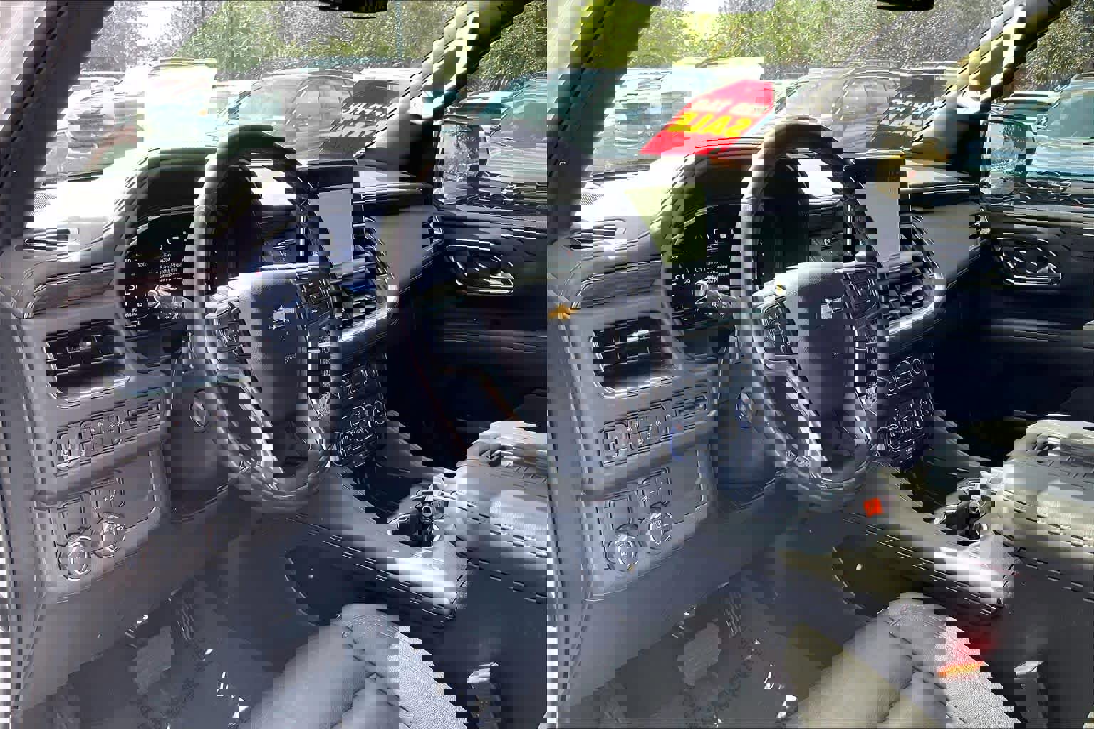 Used 2022 Chevrolet Suburban LT w/ Luxury Package image 14