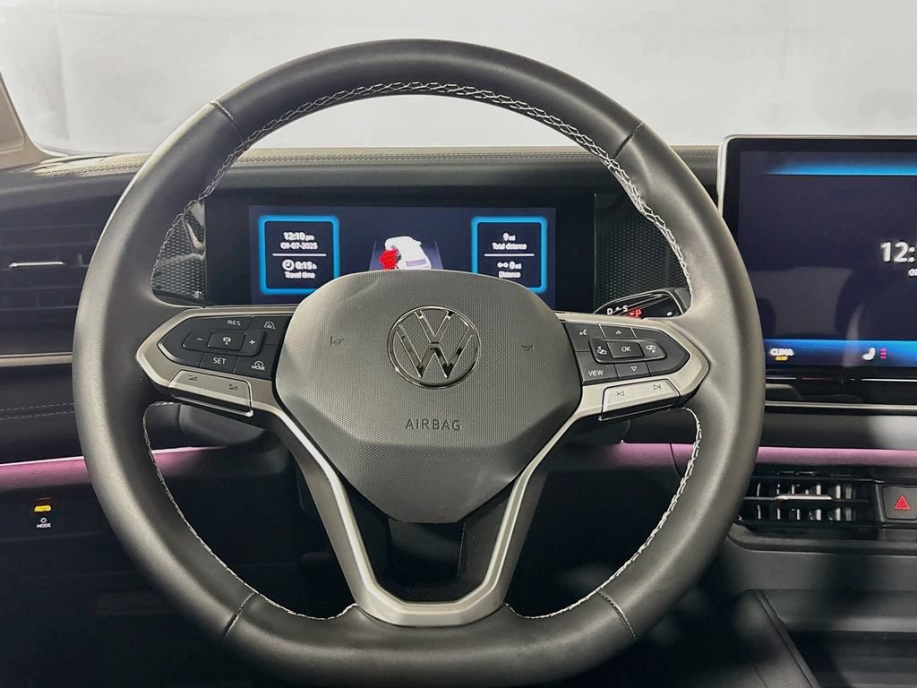 Certified 2025 Volkswagen Tiguan SE AWD/4WD image 14