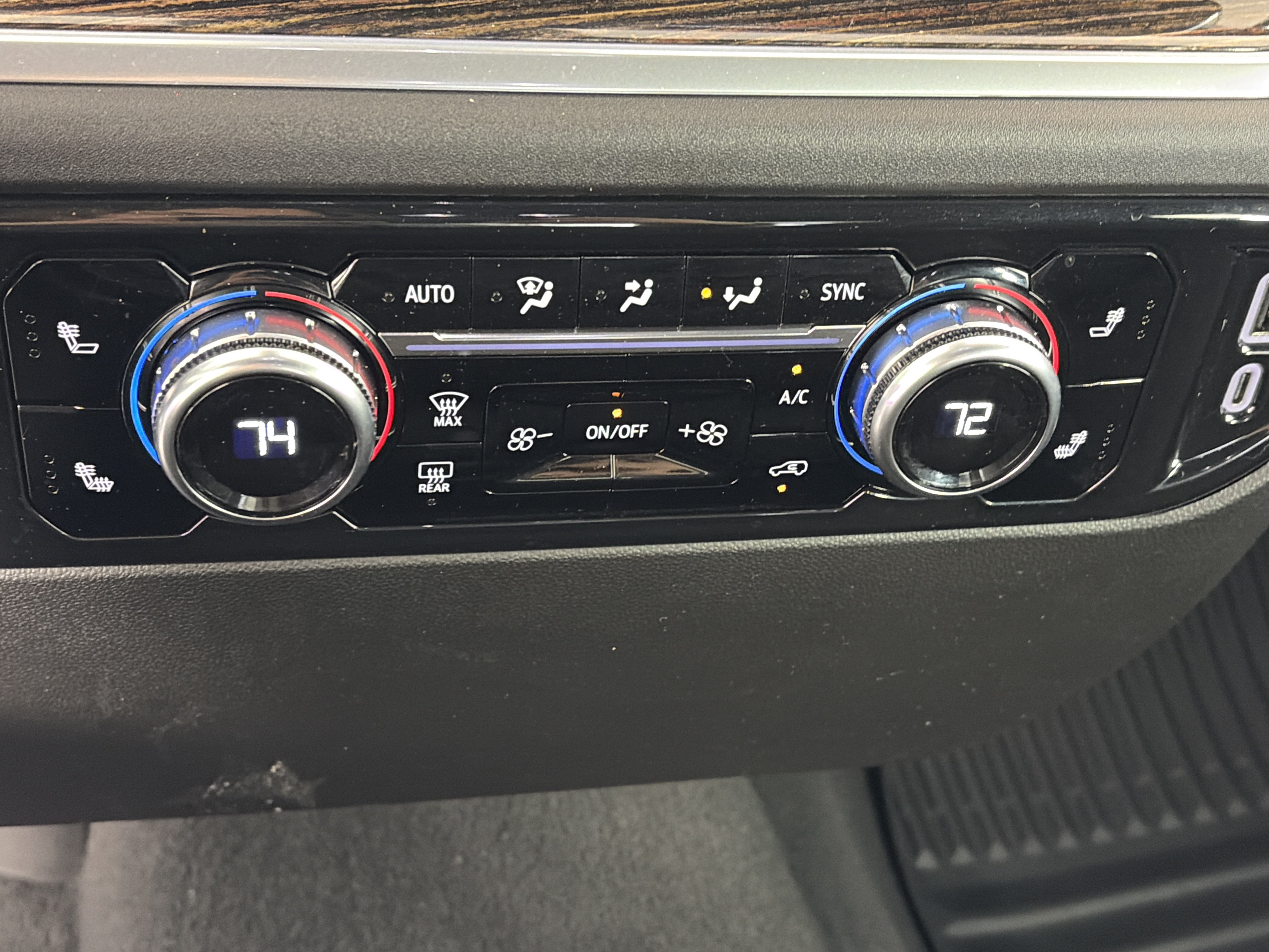 Used 2024 GMC Sierra 1500 SLE AWD/4WD image 23
