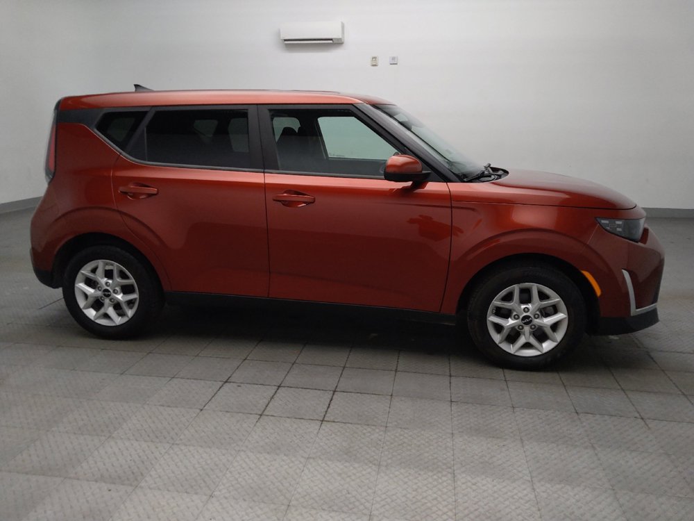 Used 2023 Kia Soul LX w/ LX Technology Package FWD image 11