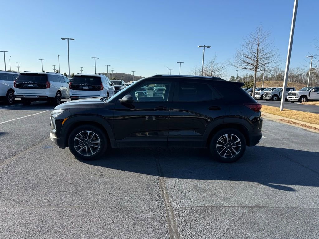 Used 2025 Chevrolet TrailBlazer LT image 4