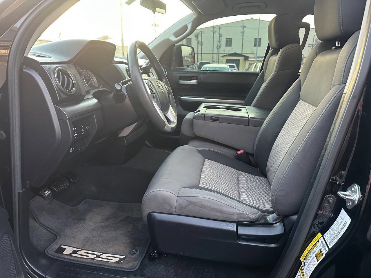 Used 2015 Toyota Tundra SR5 image 8