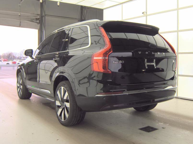 Used 2024 Volvo XC90 T8 Plus AWD/4WD image 3