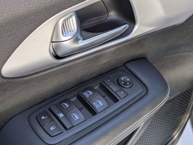 Used 2021 Chrysler Pacifica Touring w/ S Appearance Package image 13