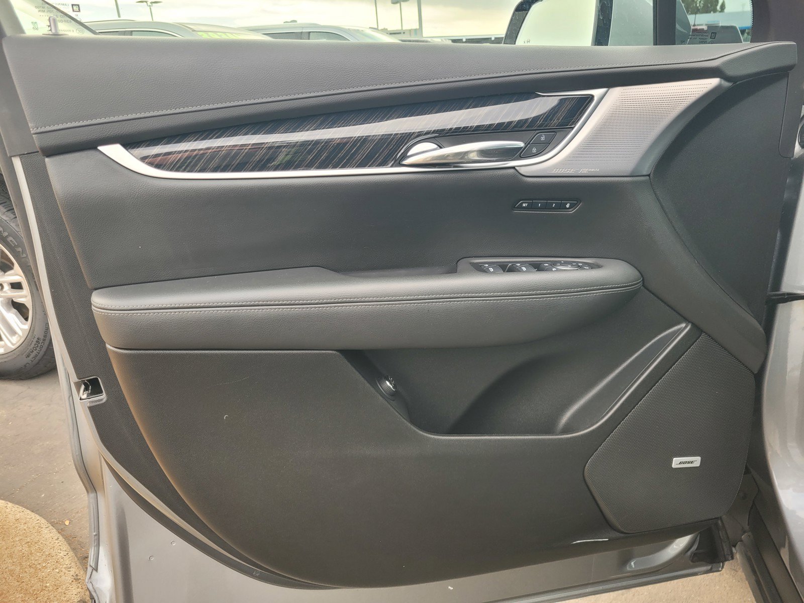 Certified 2025 Cadillac XT6 Premium Luxury FWD image 14