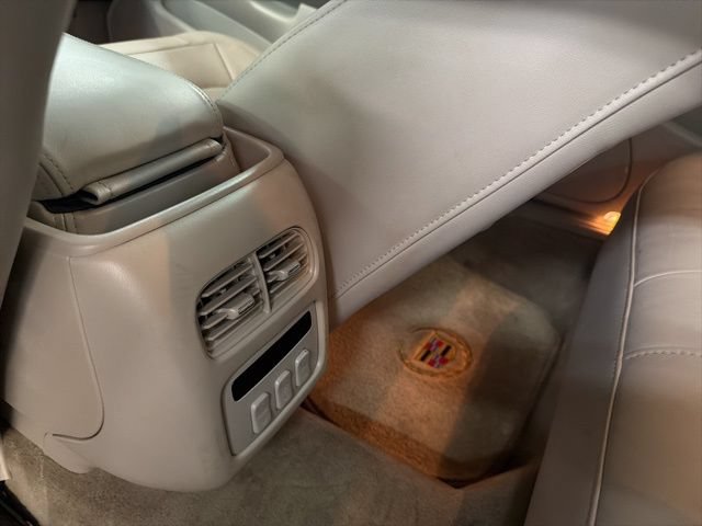 Used 2005 Cadillac De Ville DHS w/ Equipment Group FWD image 16
