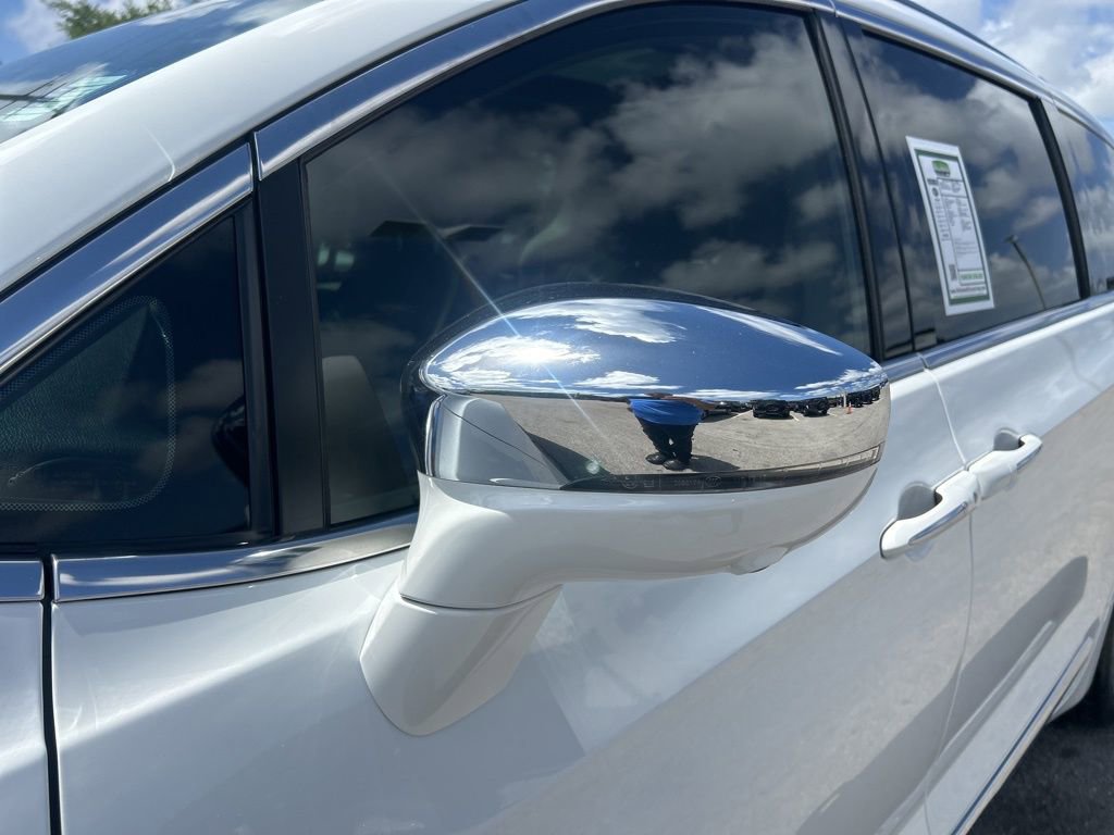Used 2019 Chrysler Pacifica Limited w/ Tire & Wheel Group image 19