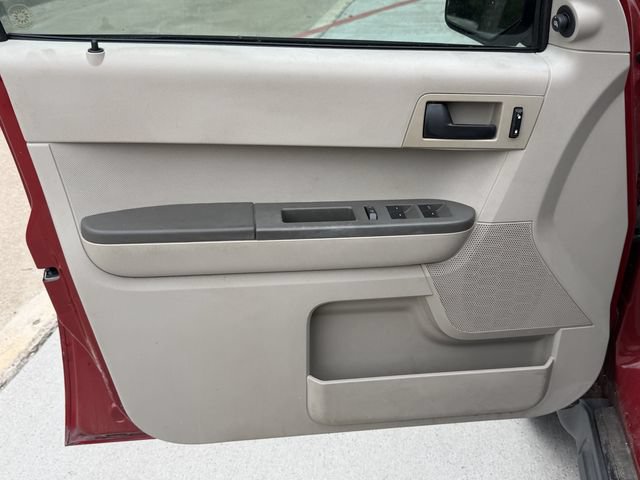 Used 2011 Ford Escape XLS w/ 101A Rapid Spec Order Code FWD image 10