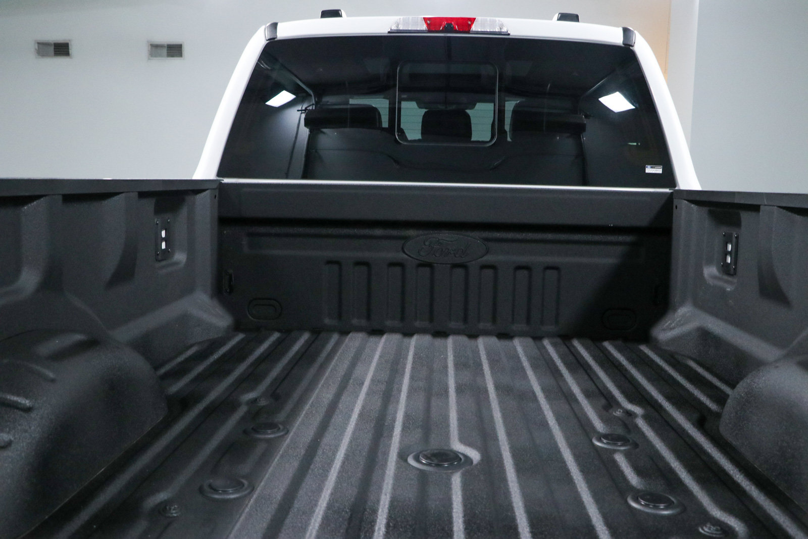 Used 2025 Ford F450 Platinum w/ FX4 Off-Road Package AWD/4WD image 32