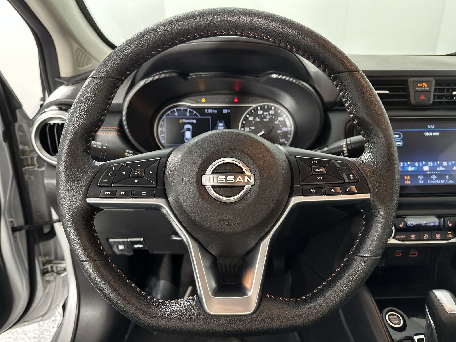 Used 2025 Nissan Versa SR image 14