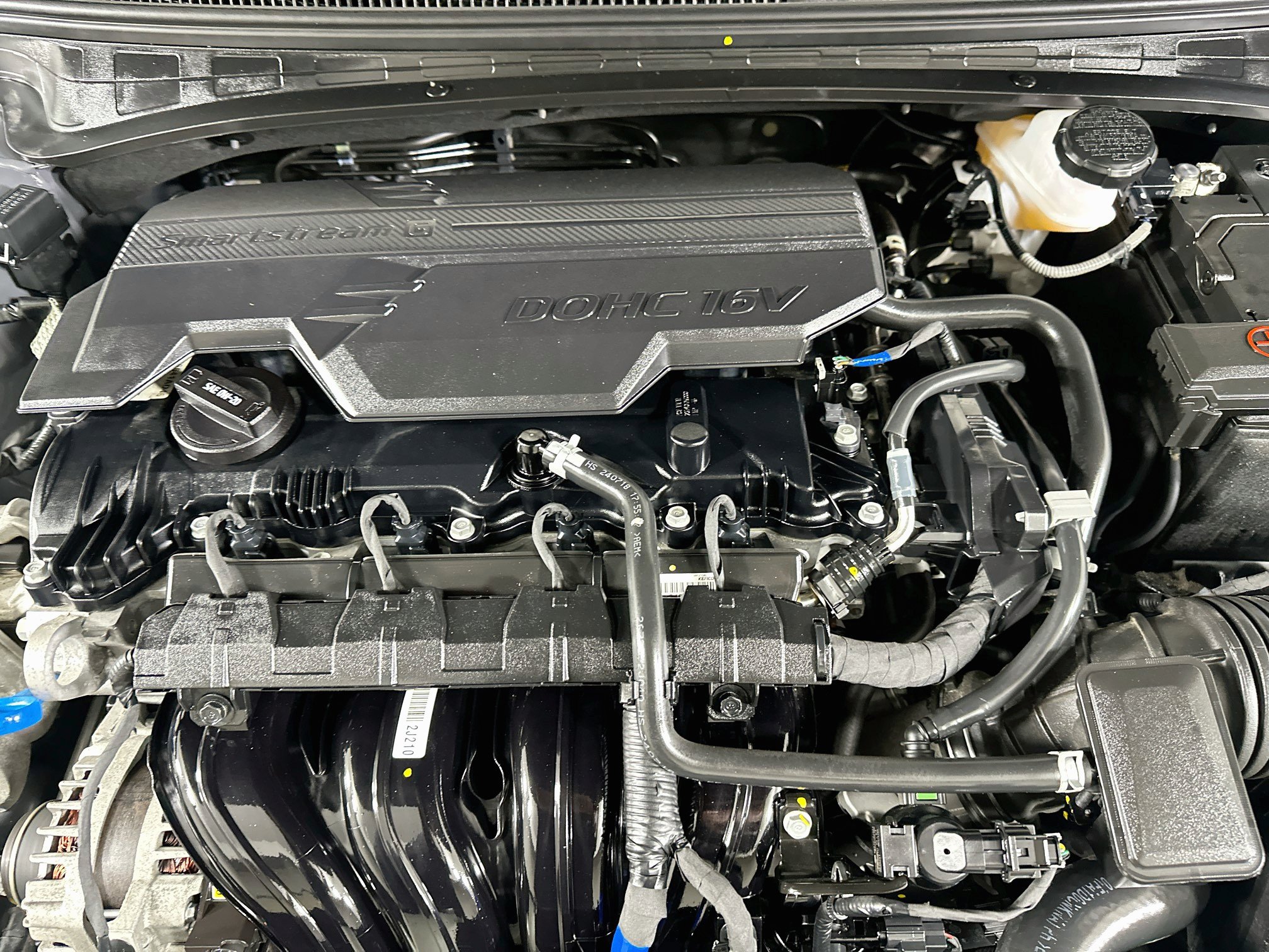 Used 2025 Hyundai Elantra Limited FWD image 32