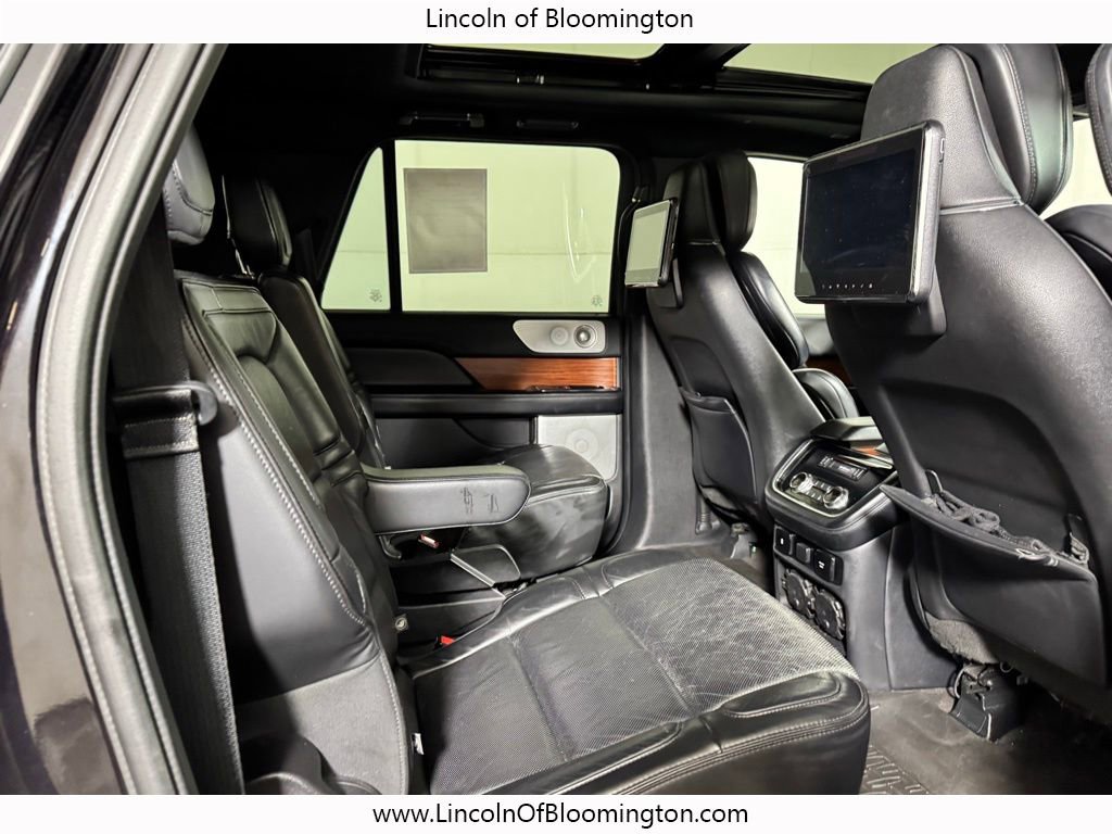 Used 2019 Lincoln Navigator L Reserve image 17