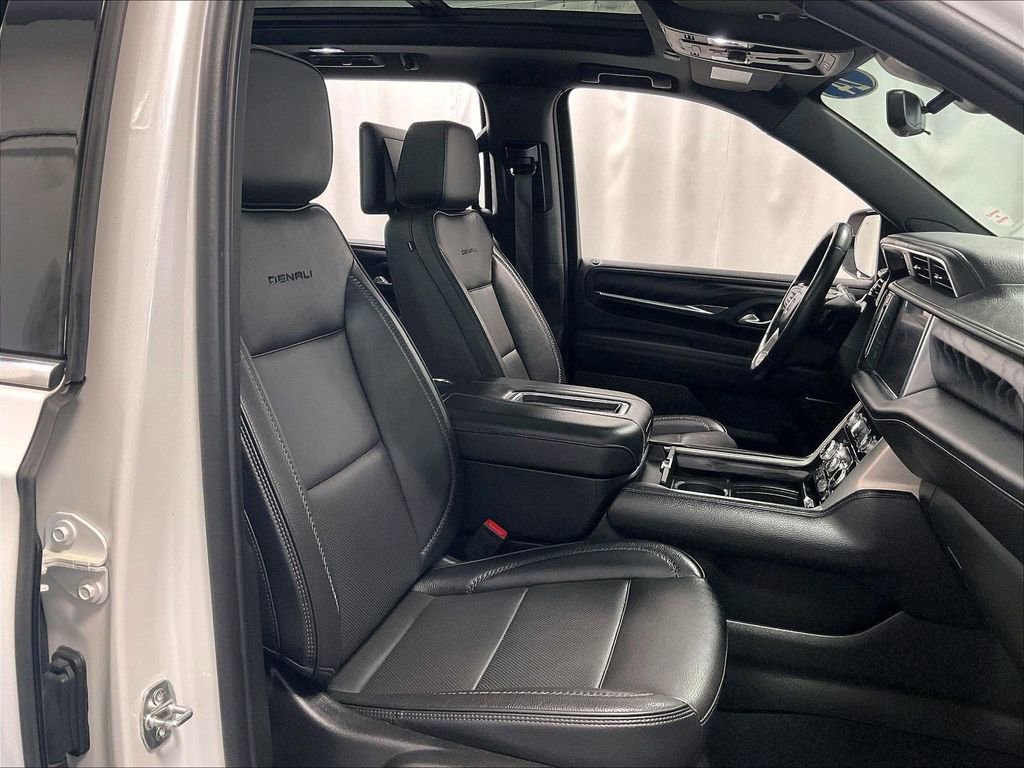 Used 2024 GMC Yukon Denali w/ Denali Reserve Package AWD/4WD image 11