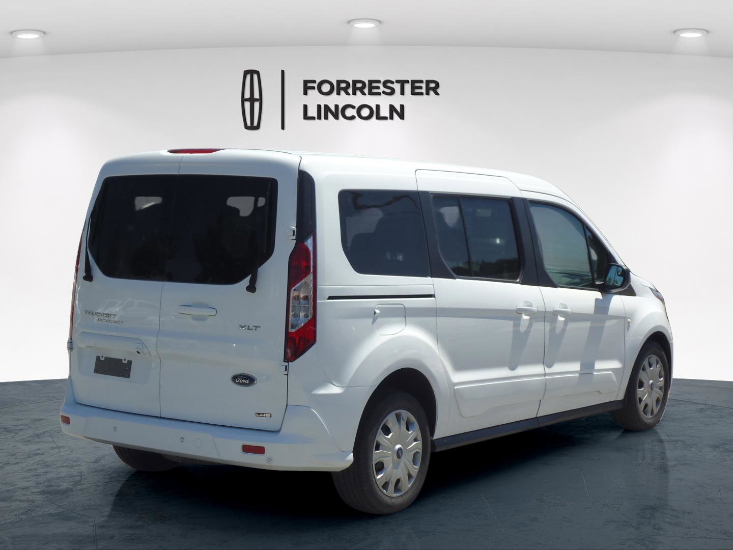 Used 2023 Ford Transit Connect XLT FWD image 3
