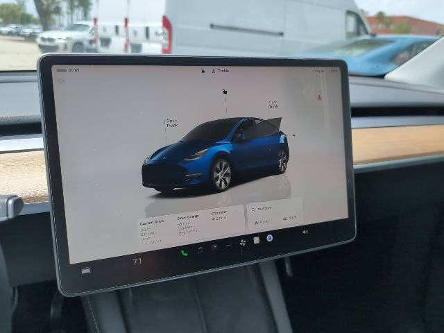 Used 2022 Tesla Model Y Long Range image 12