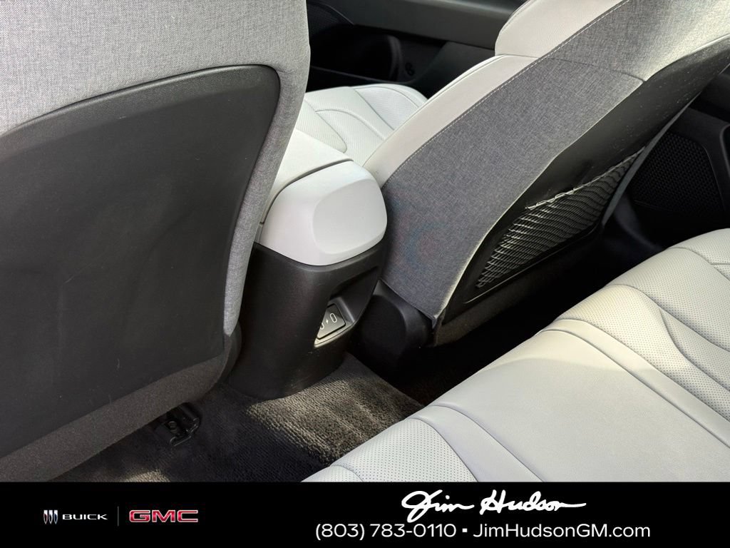 Used 2024 Hyundai Elantra Limited FWD image 25