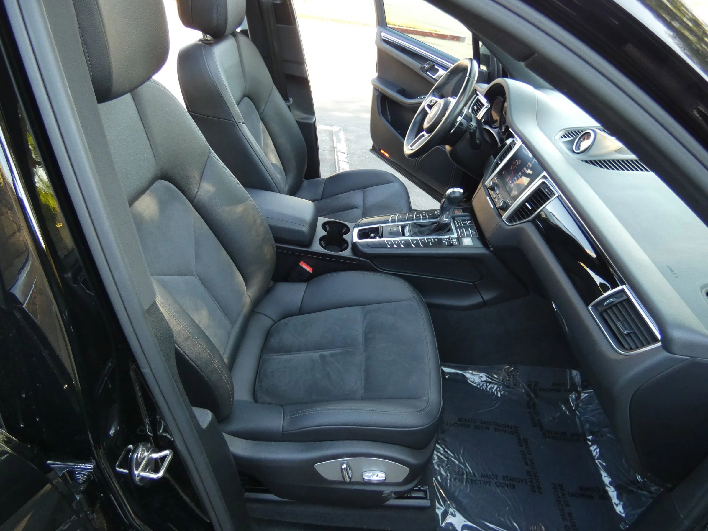 Used 2018 Porsche Macan Sport Edition image 28