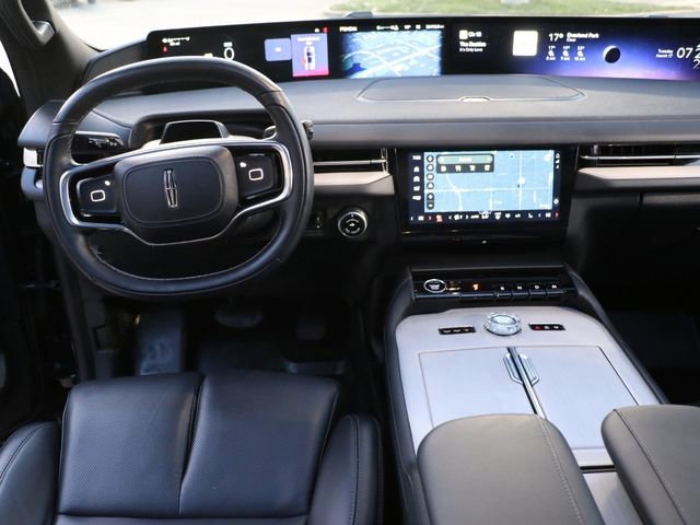 Used 2025 Lincoln Navigator L Reserve w/ Jet Appearance Package image 18