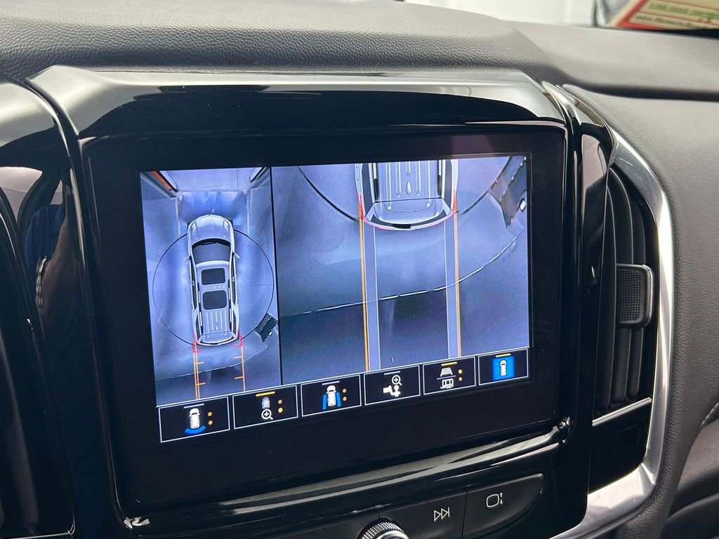 Used 2023 Chevrolet Traverse Premier w/ Redline Edition image 20