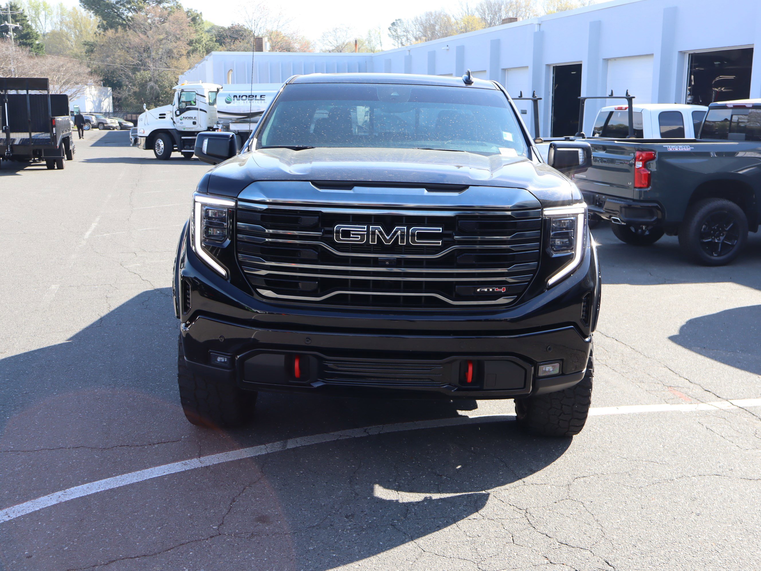 Used 2023 GMC Sierra 1500 AT4 w/ AT4 Premium Package AWD/4WD image 3