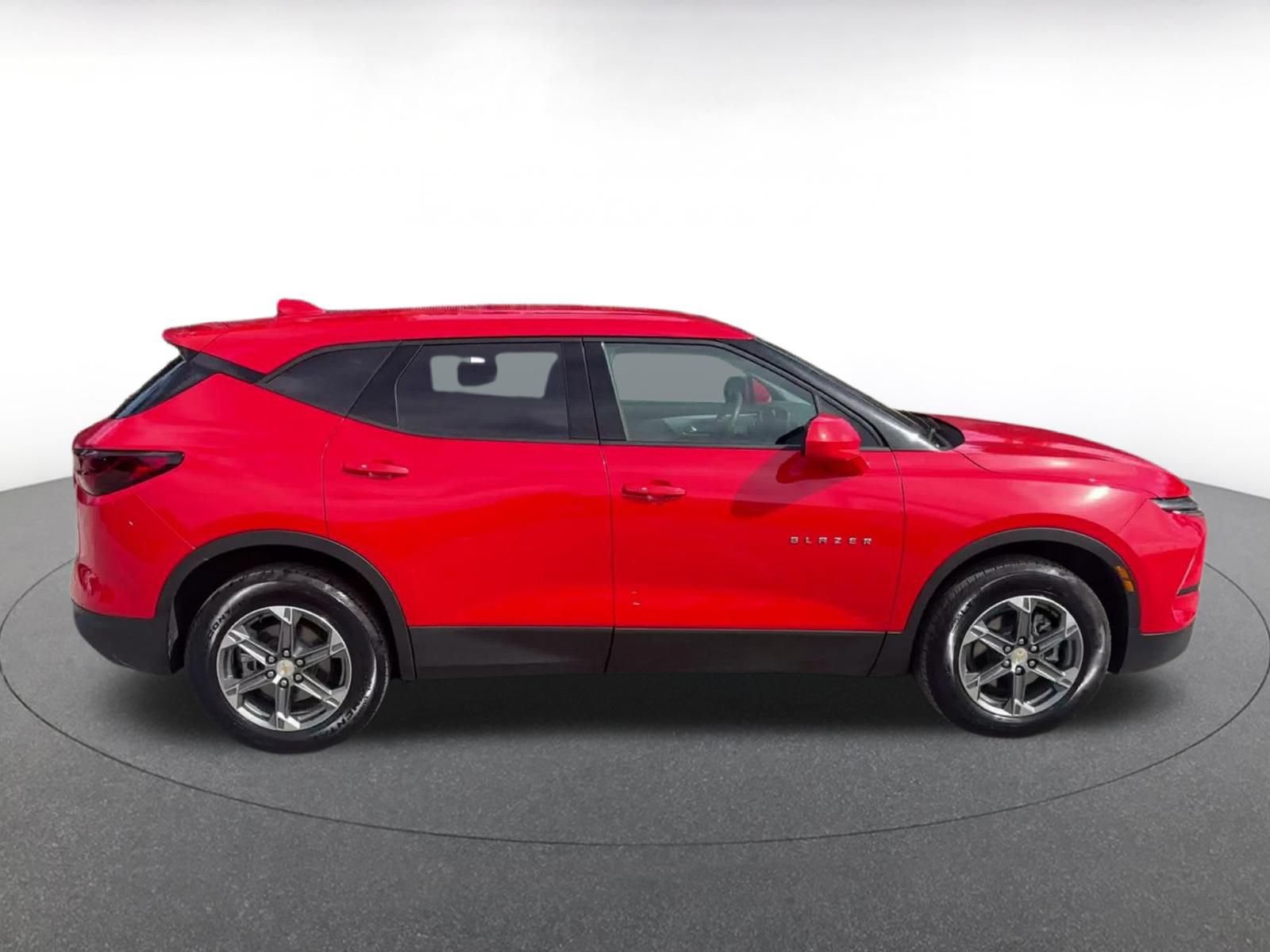 Used 2026 Chevrolet Blazer LT AWD/4WD image 13