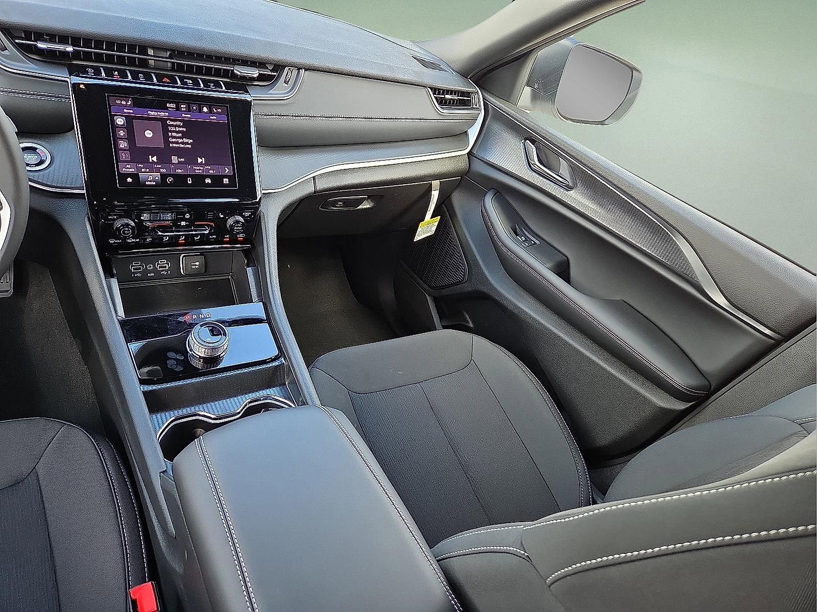 New 2025 Jeep Grand Cherokee L Laredo w/ Luxury Tech Group I image 13