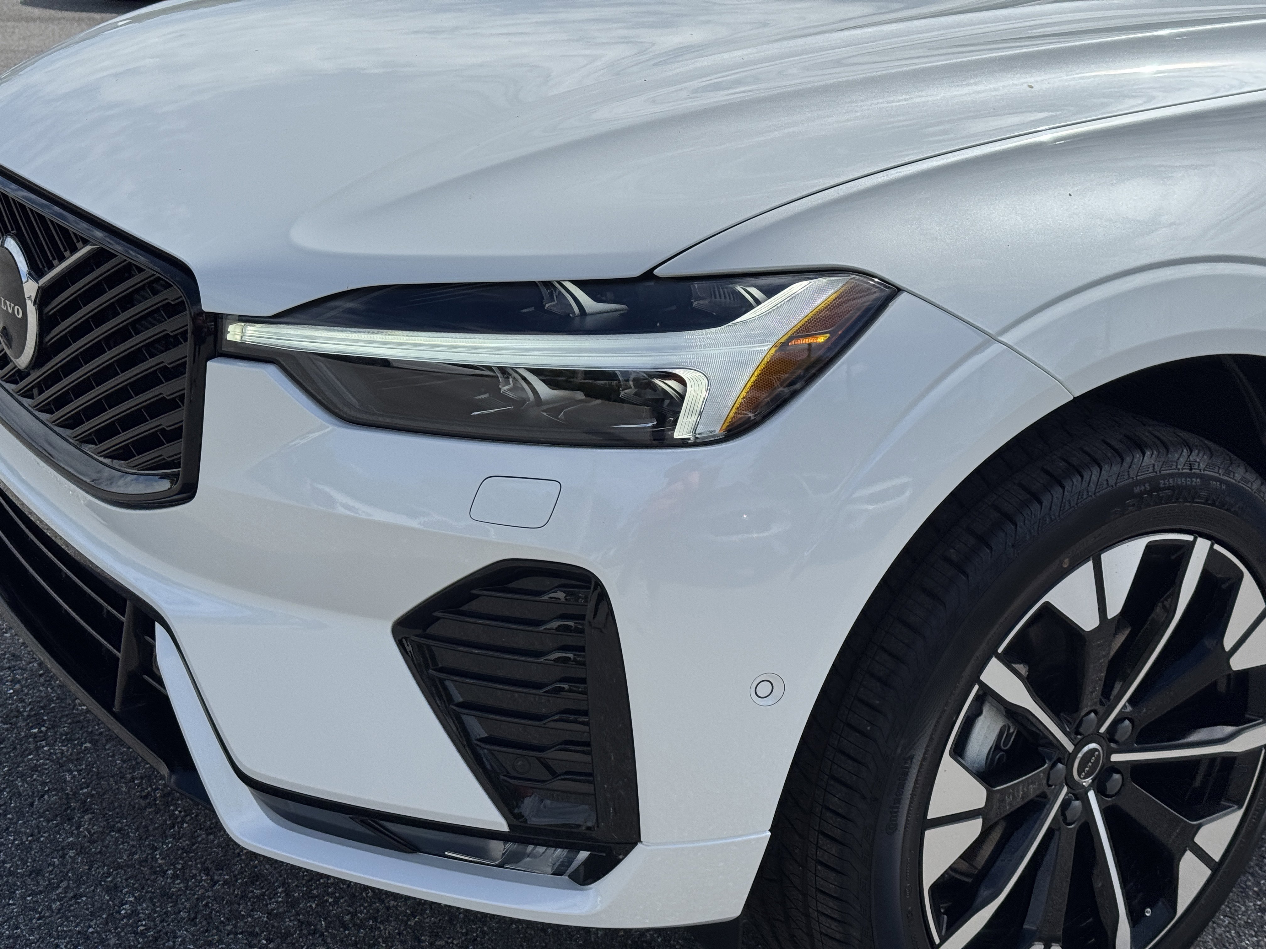 New 2026 Volvo XC60 B5 Plus w/ Protection Package Premier image 8