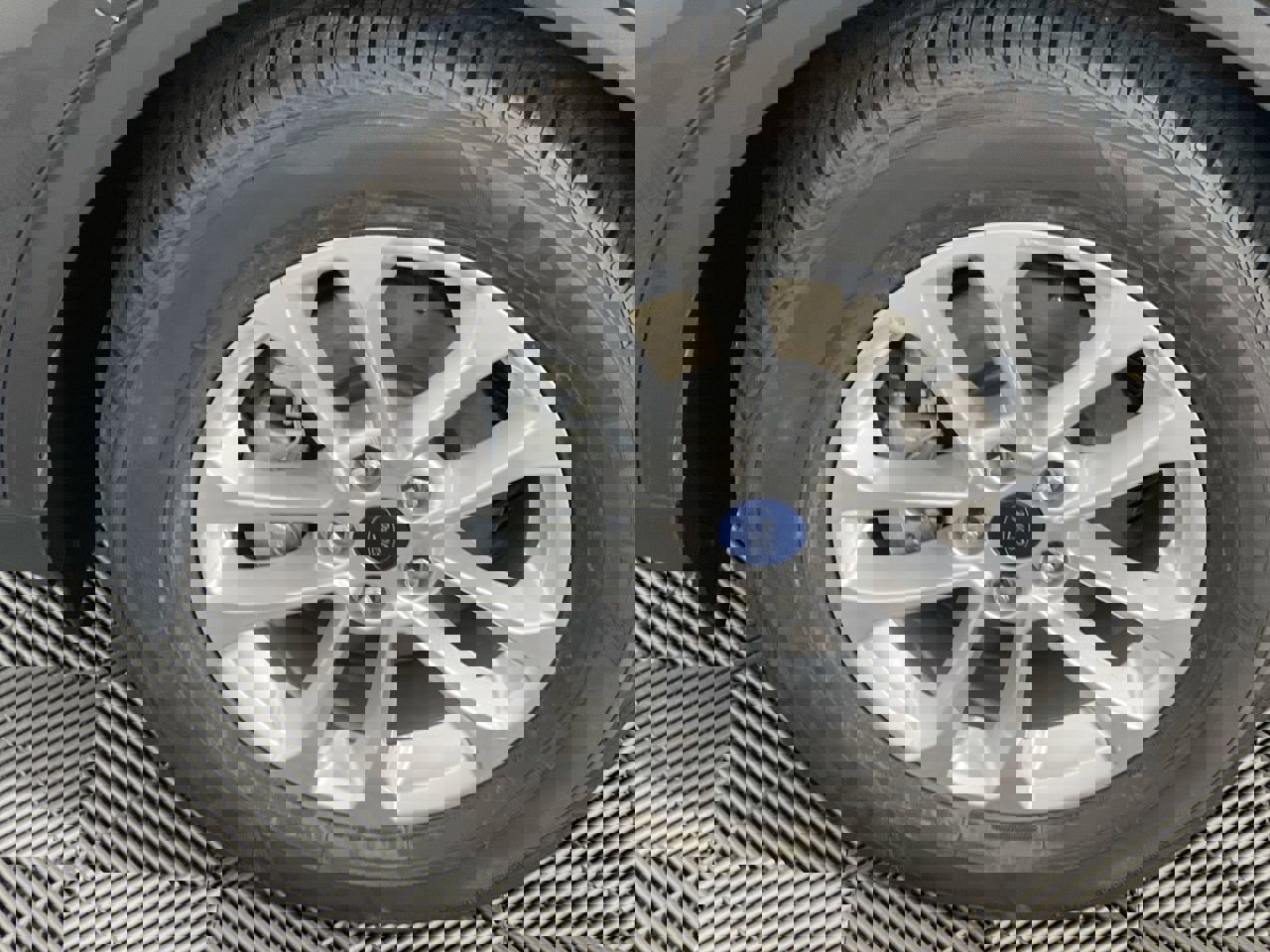 Used 2020 Ford Escape SE image 11