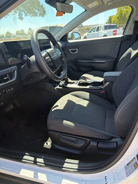 Used 2025 Kia K4 FWD image 6
