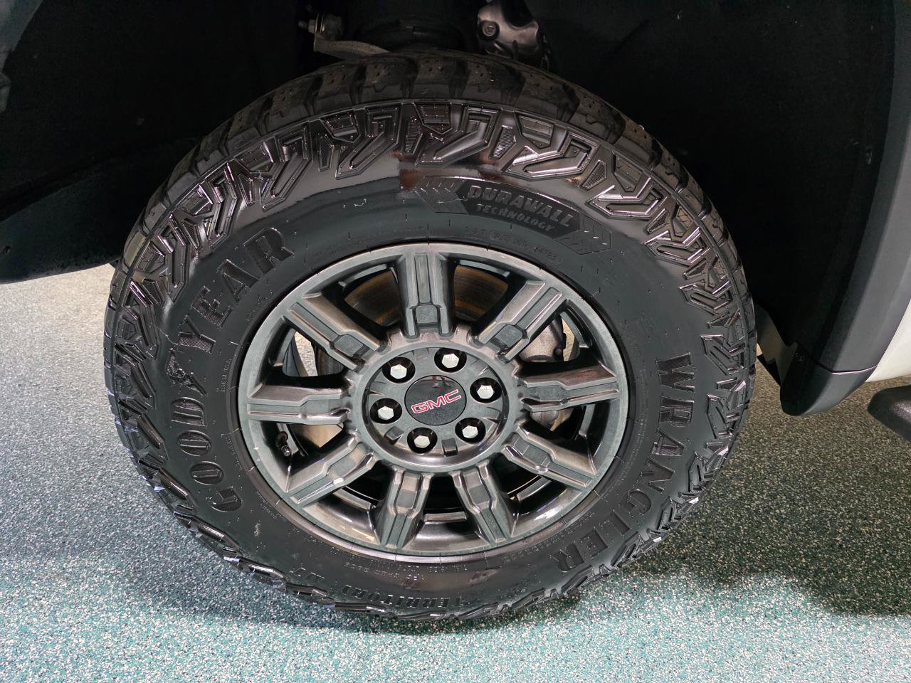 Used 2024 GMC Sierra 1500 AT4X AWD/4WD image 10